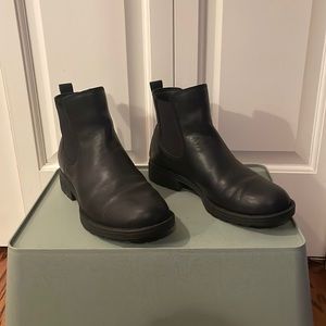 Born waterproof Chelsea boot